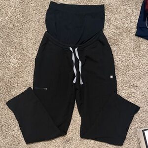 FIGS maternity scrub pants: PETITE